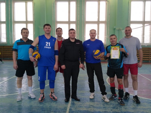 В рамках акции «Студенческий десант» состоялся турнир по волейболу